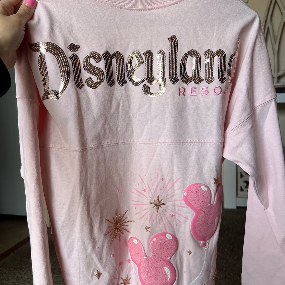 SOLD | Pink DISNEYLAND Resort ballon Spirit Jersey 🎈